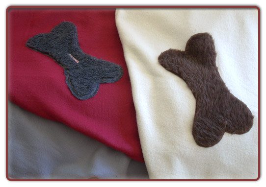 Foto Hundedecke aus Fleece mit Knochenmotiv